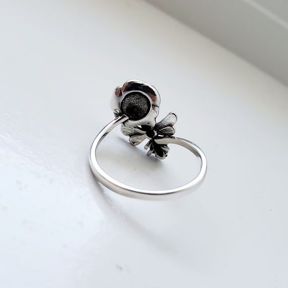 New 925 Sterling Silver Bee & Flower Ring Size 8 - Picture 3 of 4